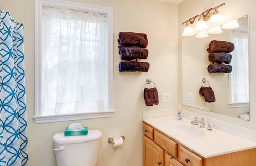 Center Conway House | River View House: Family Friendly: swim, hike, fish! Close to shops & eateries!