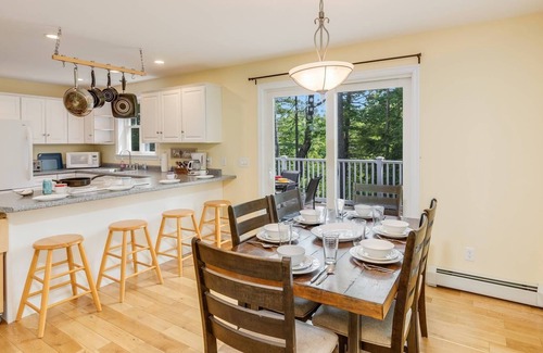 Center Conway House | River View House: Family Friendly: swim, hike, fish! Close to shops & eateries!