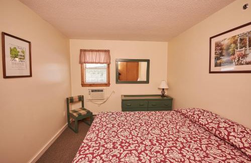 Bethel Resort | Relaxing River View Resort with Pool and Family Amenities