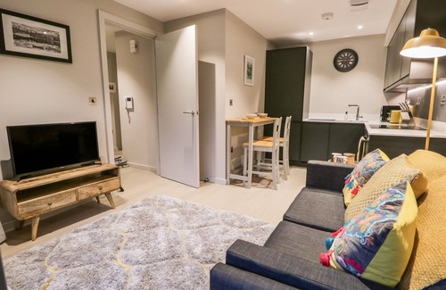 Backbarrow Cottage | Romantic River View Retreat in Backbarrow with Breakfast