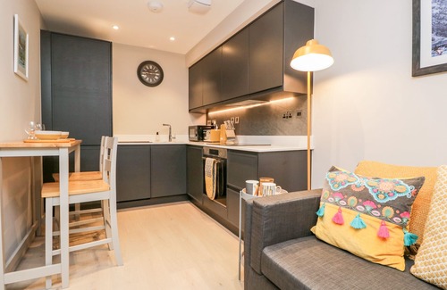 Backbarrow Cottage | Romantic River View Retreat in Backbarrow with Breakfast