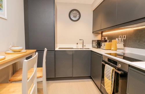 Backbarrow Cottage | Romantic River View Retreat in Backbarrow with Breakfast