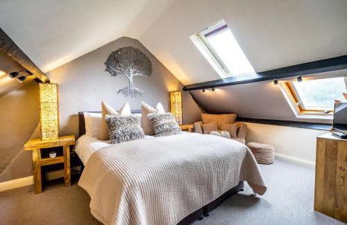Stamford Bridge House | Scenic River View at Stamford Bridge - Rated 9.3/10