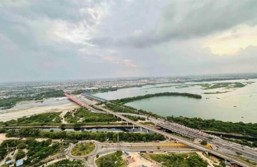 Noida Apartment | Scenic River View Studio Apartment - Guest Rated 9/10