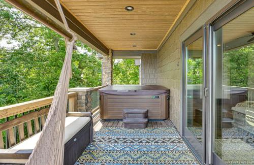 Peru House | River Views and Wraparound Deck Dubuque Getaway