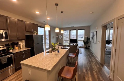 Indianapolis Apartment | Chic Oasis with River Views Steps from Monon Trail