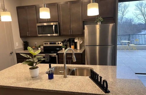 Indianapolis Apartment | Chic Oasis with River Views Steps from Monon Trail