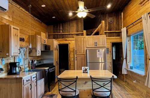 Ashford Cabin | River Vista Cabin with Mountain Views