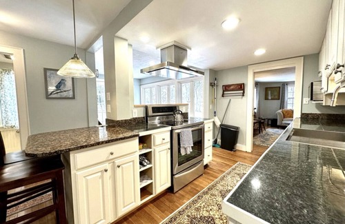 South Eliot House | Serene River Walk Retreat with Private Woods & Gardens