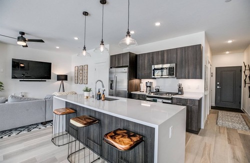 Silverthorne Condo | Modern River West 623: Family-Friendly with Spa & Hot Tub