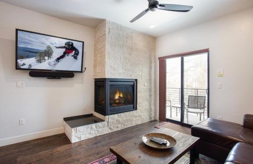 Silverthorne House | Enjoy Family-Friendly Retreat at River West Buffalo Condo