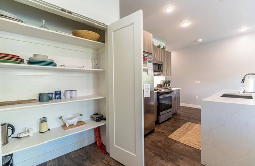 Willow Grove Apartment | River West Condos #714: Family-Friendly Retreat Awaits
