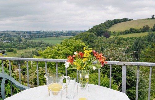 Symonds Yat Cottage | Comfortable 2 Bedroom Stay with Kitchen in Symonds Yat