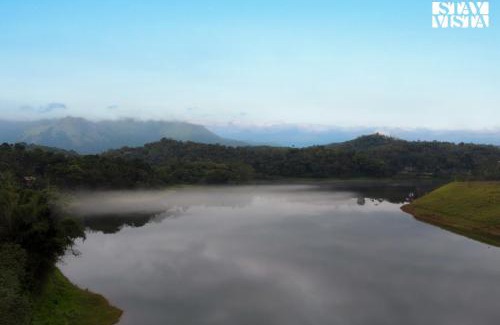 Vayittiri Villa | Rivera The Lake View: Indoor Games & Breakfast Included