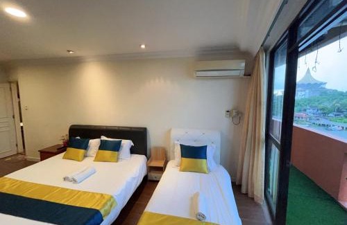 Kampung Surabaya Apartment | Beautiful Riverbank Suites Unit 405 with Pool Access