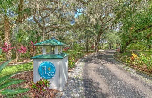 Riverview Bed & Breakfast | Seaside Escape at Riverbend Retreat with Oceanfront Views