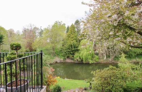 Shrewsbury House | Discover Riverdale: Family-Friendly 5-Star Retreat