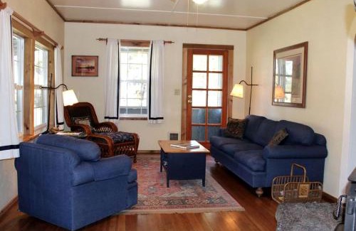 Chiloquin House | Riverfront Cabin Rental for Four near Crater Lake National Forest, Oregon
