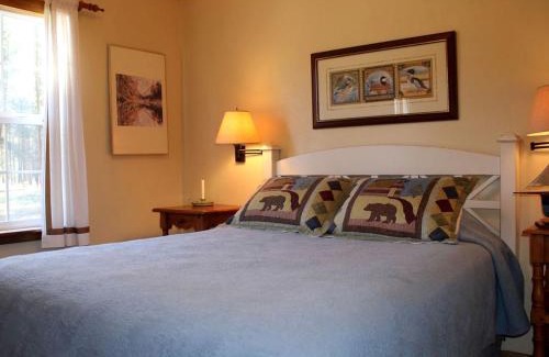 Chiloquin House | Riverfront Cabin Rental for Four near Crater Lake National Forest, Oregon