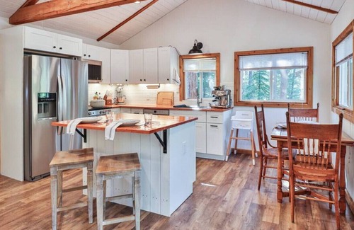 Bonners Ferry Cabin | Riverfront Cabin NO TRAIN HORN, Fenced Gated Yard