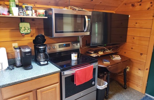 Deposit Cabin | Riverside Retreat: Family-Friendly Cabin on Delaware River
