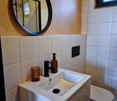Stare Miasto District Villa | Riverside Cabins with Ocean Views and Pet-Friendly Perks