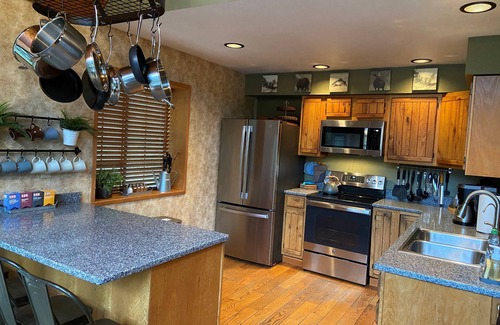 Gold Bar Ski Chalet | Riverfront Chalet with Breathtaking Views in Cascade Mountains