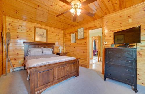 Cheboygan House | Cozy Riverfront Cheboygan Cabin with Kayaks & Pet-Friendly