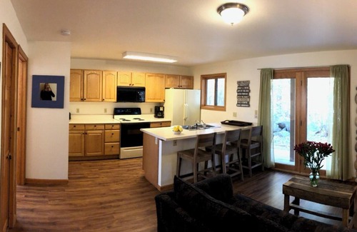 Grand Lake Condo | Riverfront Condo with Patio: 9.8 Rated Stay Near Town