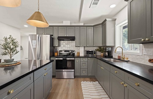 Three Rivers House | Discover The River House at Kaweah River: Rated 9.8/10