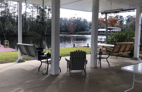 Gulfport House | Pet-Friendly Riverfront Hideaway with Spa & Family Amenities