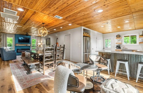 Dennis House | Unforgettable Riverfront Retreat at Lazy Bend River Ranch