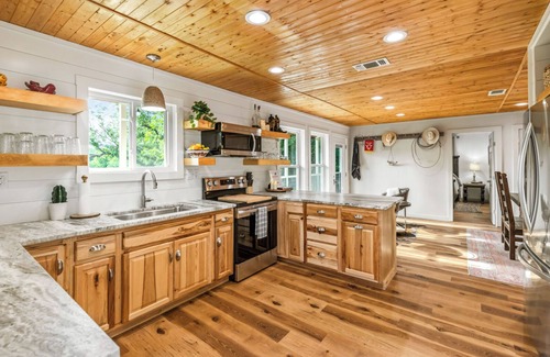 Dennis House | Unforgettable Riverfront Retreat at Lazy Bend River Ranch