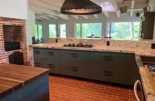 Three Rivers House | Discover Riverfront Home: Ideal Spot for Family Fun!