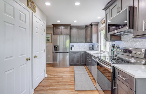 Finesville House | Guest Rated: 10/10 Riverfront Home in Phillipsburg!