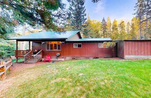 Joseph House | Riverside Retreat with Scenic Deck, Spa & Family Amenities