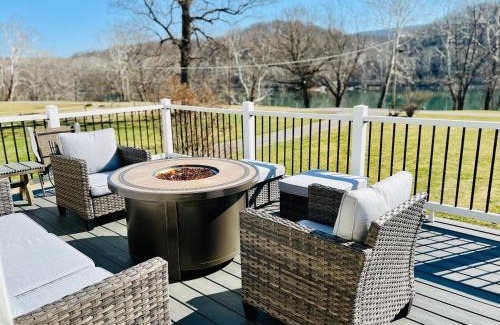 Bakerton House | Relaxing Riverfront House in Harpers Ferry - 10/10 Rated