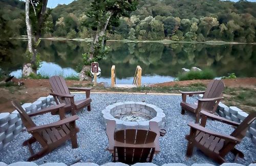 Bakerton House | Relaxing Riverfront House in Harpers Ferry - 10/10 Rated