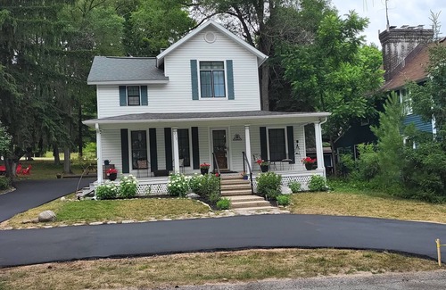 Bellaire House | Riverside Retreat in Downtown Bellaire: Pets Welcome & Views