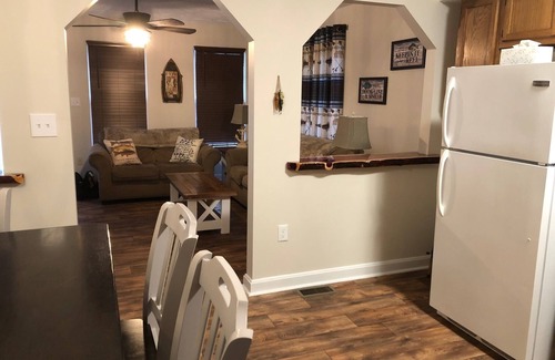 Shenandoah House | Riverside Retreat at Luray Caverns with Kayaking & More
