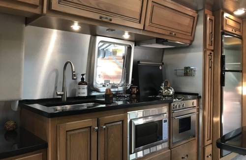 Three Rivers Cabin | RIVERFRONT AIRSTREAM Cabin with Views & Kitchen Amenities