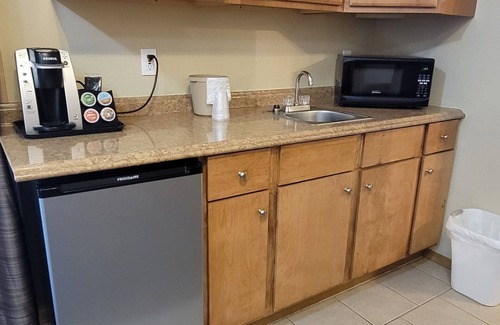 Thompson Falls Hotel | Riverfront Motel: Guest Rated 9.6 with Family-Friendly Amenities