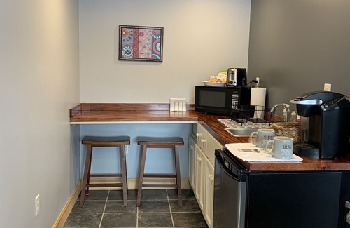Kingfield Apartment | Serene Riverfront Mountain Retreat with Family-Friendly Amenities