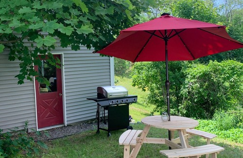 Kingfield Apartment | Serene Riverfront Mountain Retreat with Family-Friendly Amenities