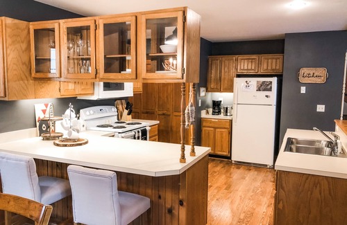 Estes Park House | Idyllic Riverfront Mountain Cottage Retreat for Families