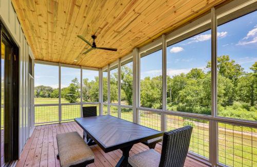Nashville House | Cozy Riverfront Cabin in Murfreesboro with Fire Pit