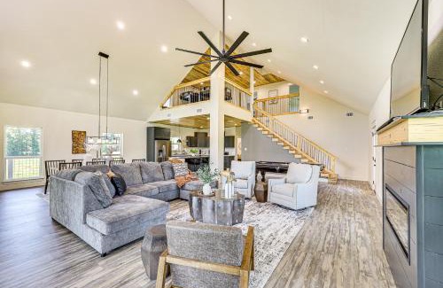 Nashville House | Cozy Riverfront Cabin in Murfreesboro with Fire Pit