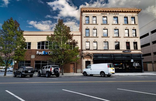 Riverside Apartment | Beautiful Riverfront Park Travel Apartments with Family Amenities
