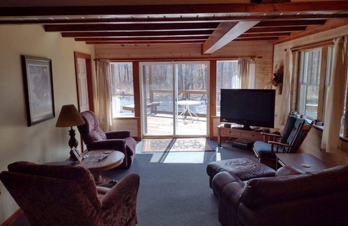 Hesperia Cabin | Idyllic Riverfront Retreat Perfect for Fishing and Relaxation