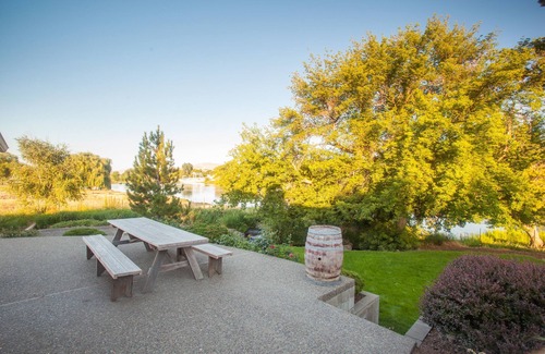 Prosser House | Experience Riverfront Ranch House in Picturesque Wine Country